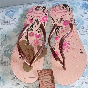 Havaianas Pink Sandals with Metallic Straps